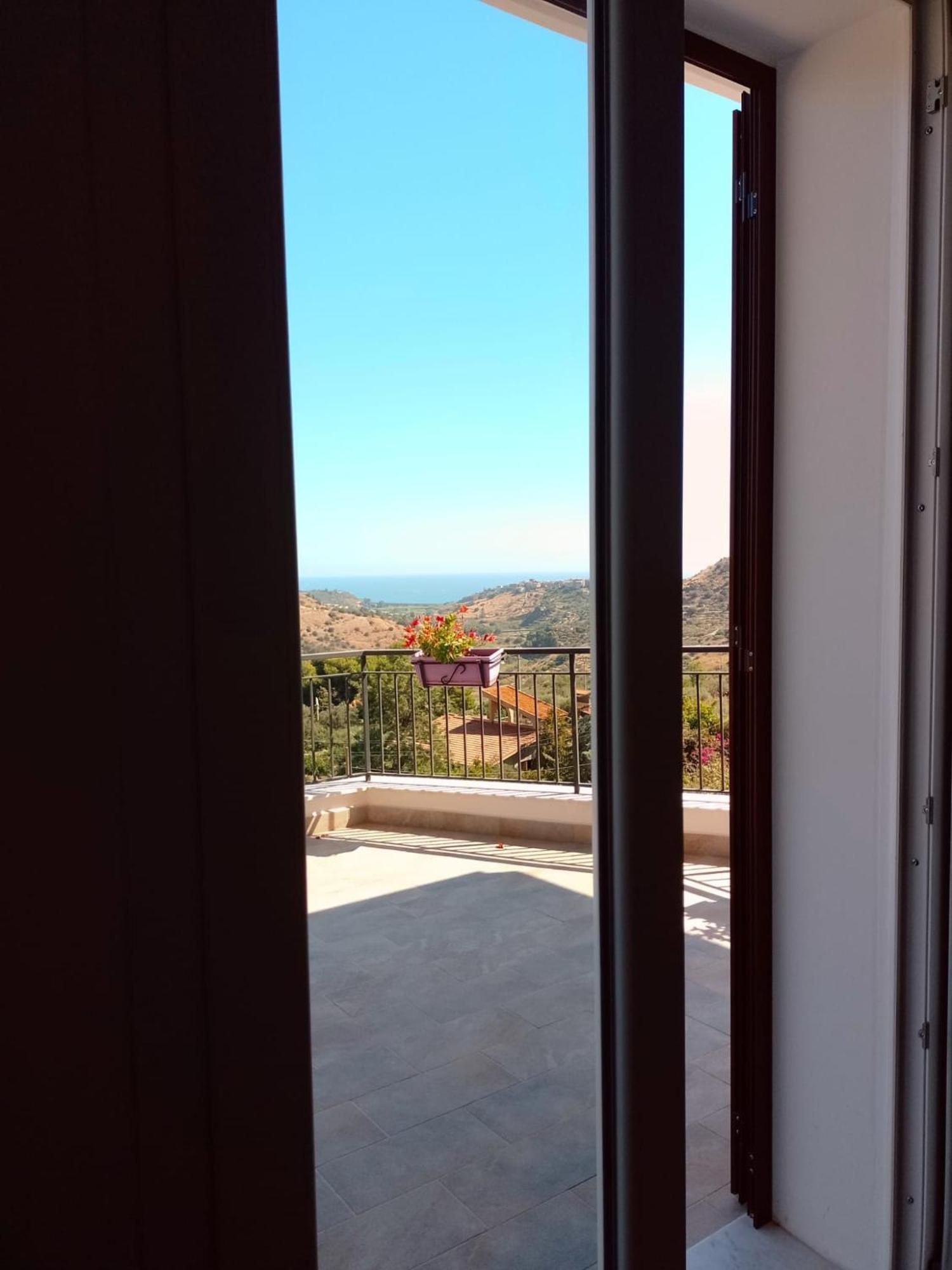Granatelli Holiday Home อัลตาวิลลา มิลิเชีย ภายนอก รูปภาพ